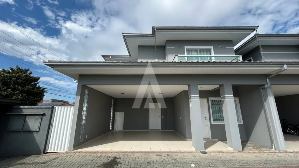 Casa para alugar com 3 quartos e 1 suíte, 1 vaga, 164m² no Glória, Joinville - foto 1
