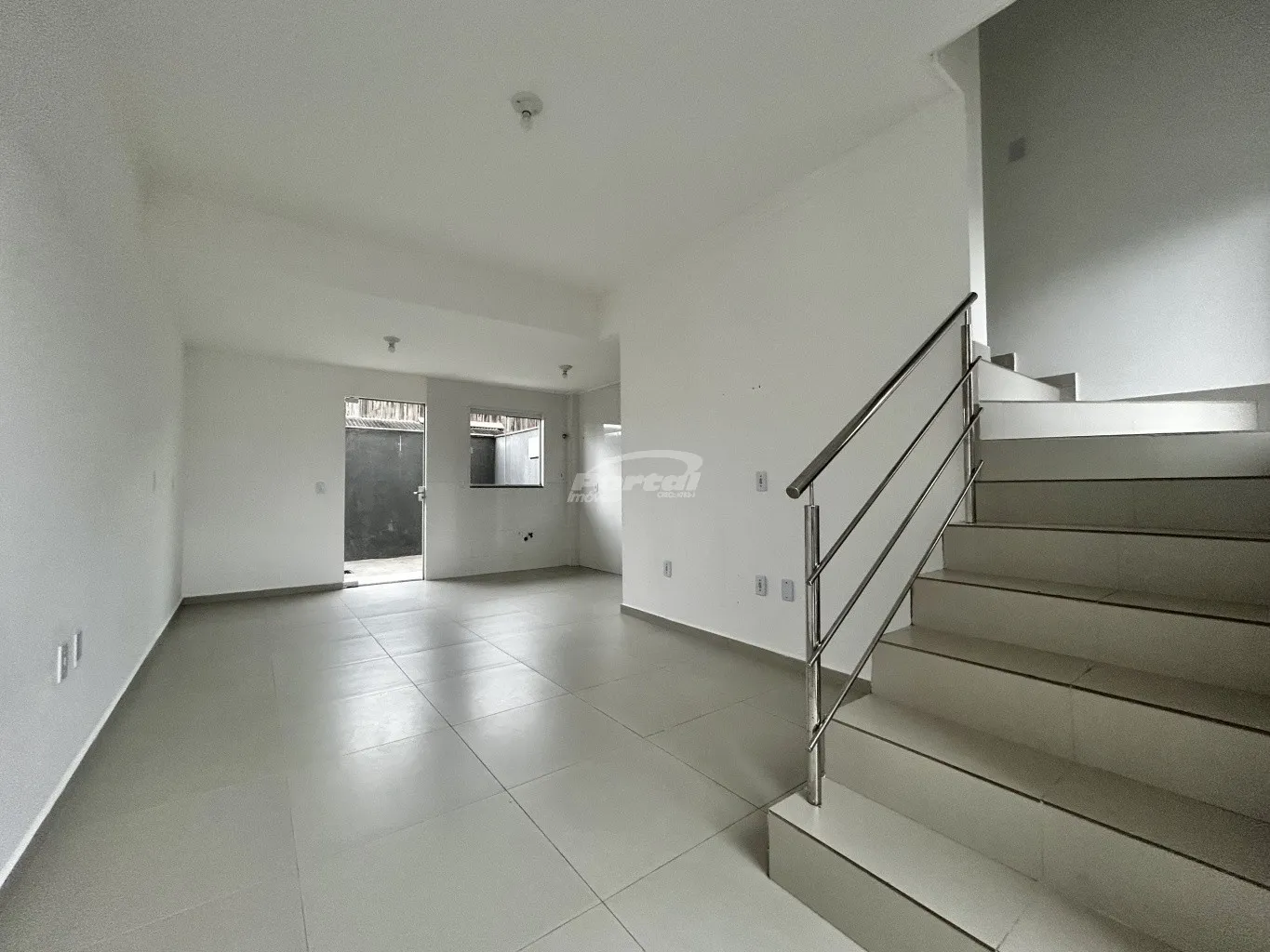 Sobrado a venda próximo a praia em Balneário Piçarras. — foto 3