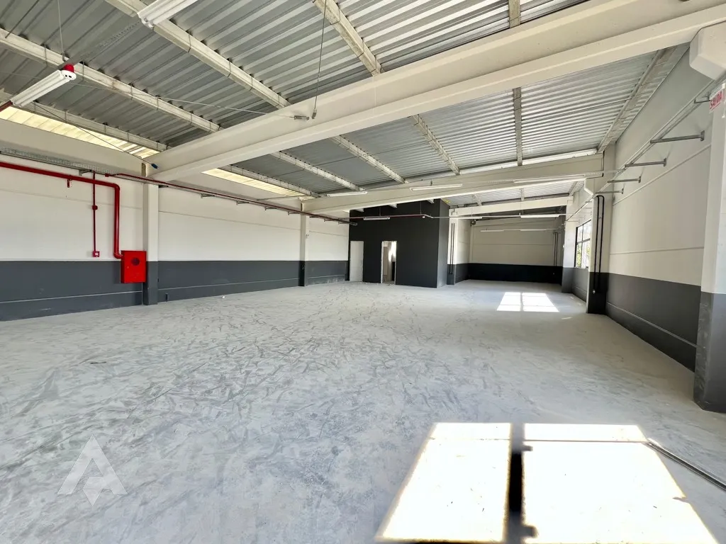 Sala comercial de 210m para locação por R$ 4.950,00 - Bairro Do Salto - Blumenau/SC — foto 2