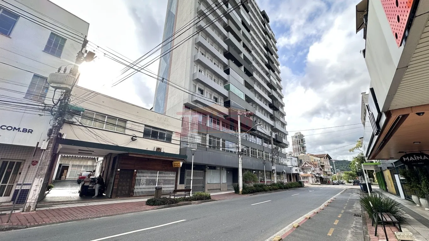 Apartamento no Centro de Blumenau | Semimobiliado com 2 quartos sendo 1 suíte master. - foto 1