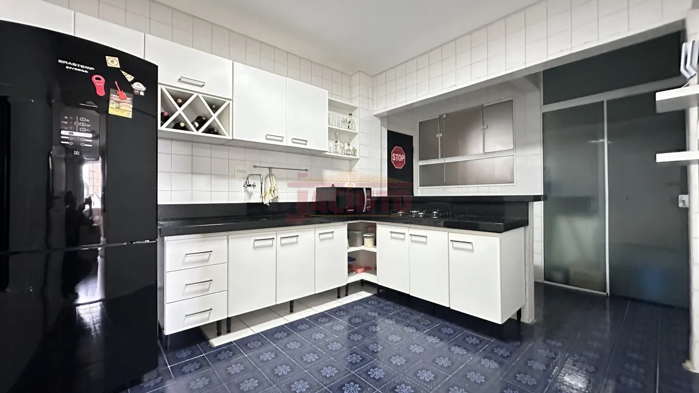 Apartamento no Centro de Blumenau | Semimobiliado com 2 quartos sendo 1 suíte master. — foto 4