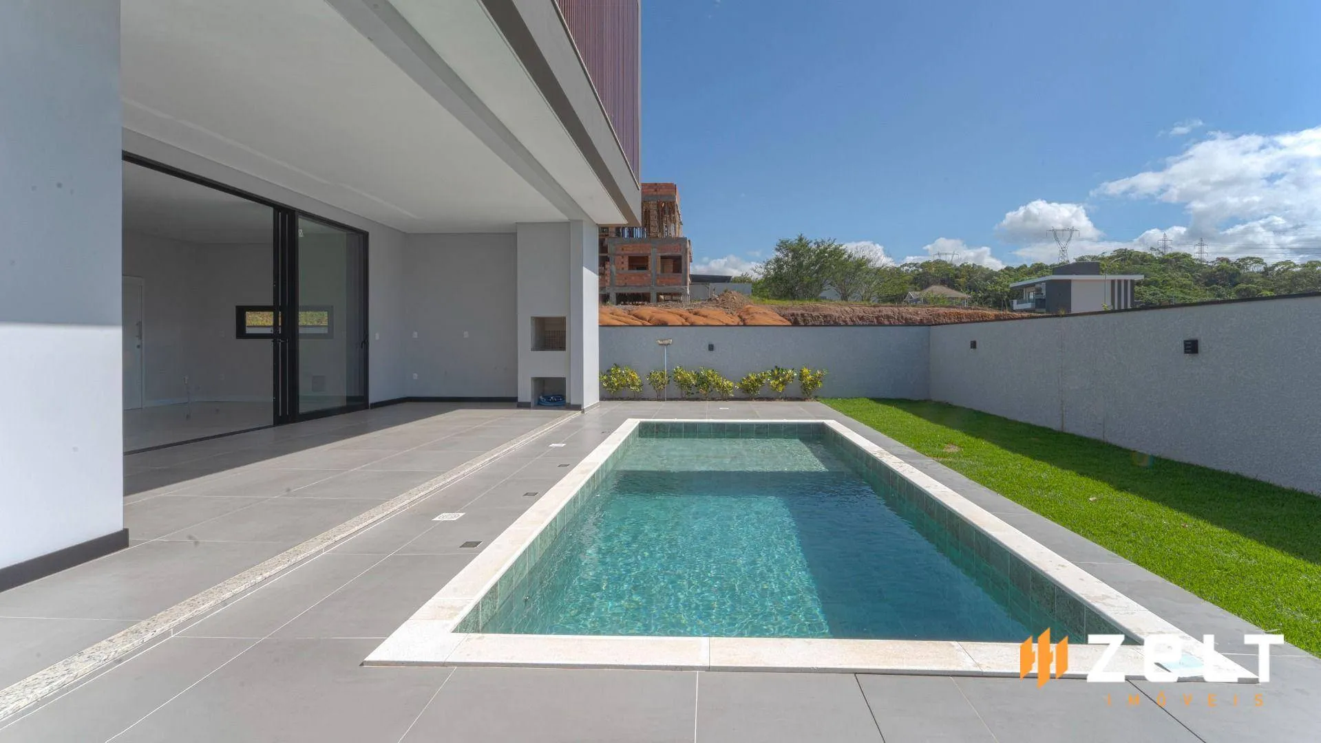 Casa Nova de Alto Padrão com 4 Suites e Piscina, à venda em Condominio Fechado no bairro Ponta Aguda - Blumenau — foto 4