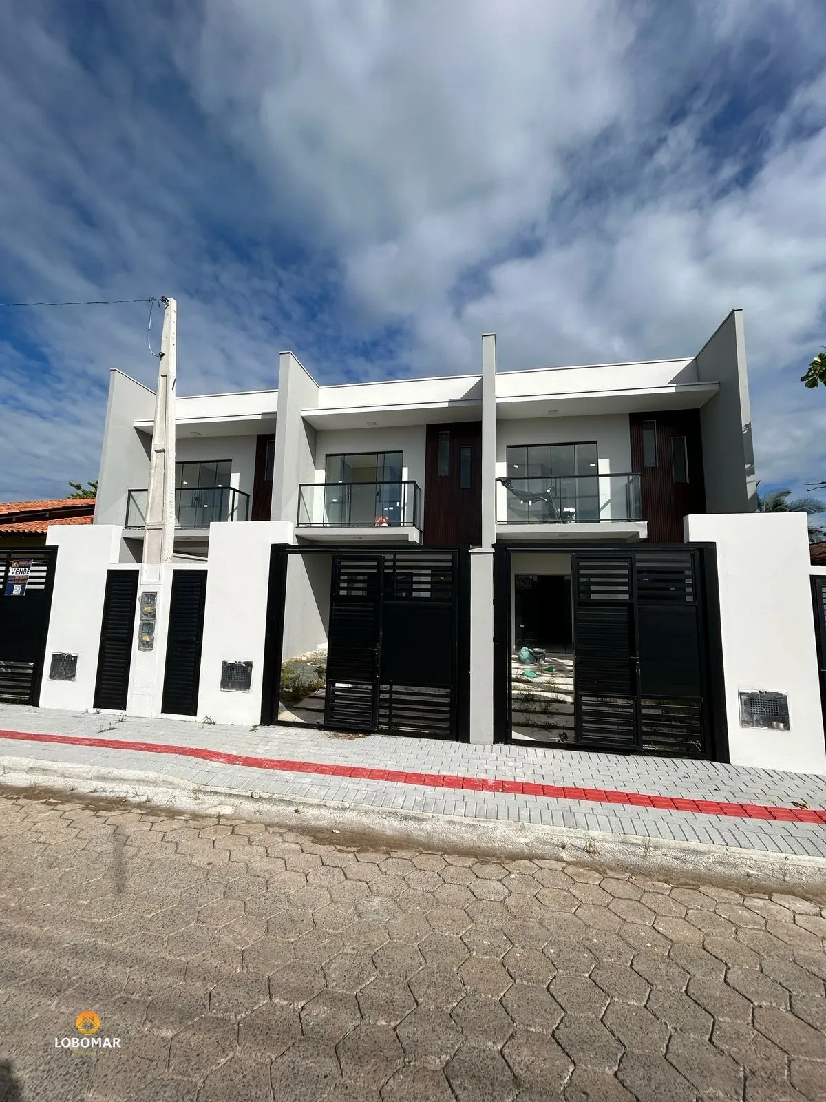 Excelente Sobrado Geminado 3 dormitórios sendo um Suíte a 300m da Nereu Ramos- B — foto 3