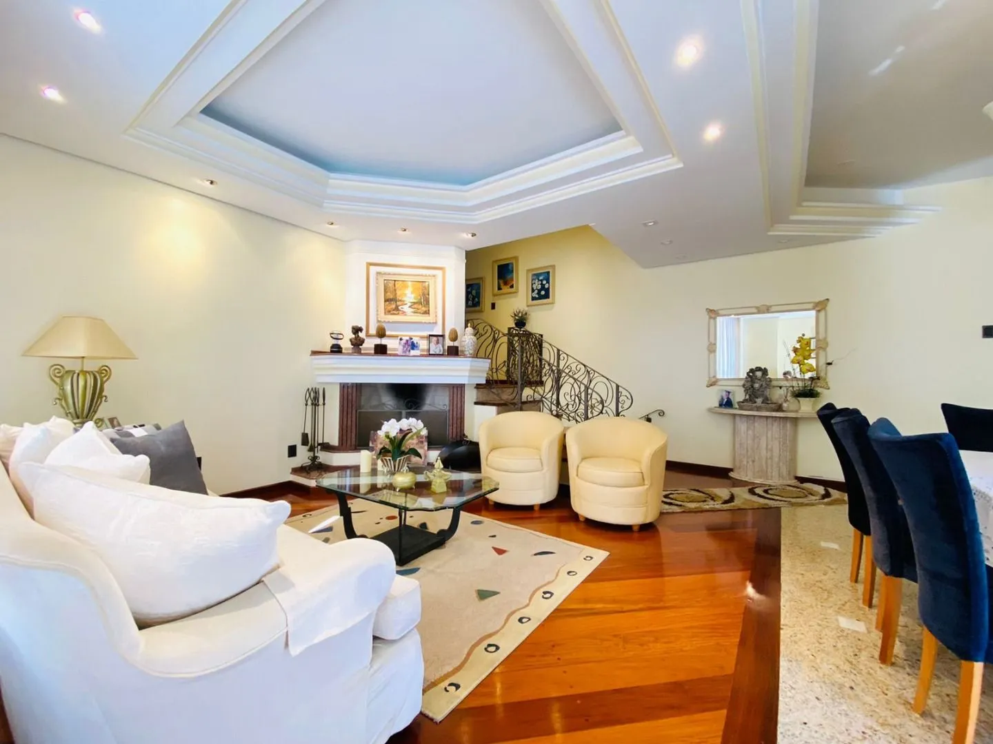Linda Casa com Piscina na transversal da rua dos Caçadores - foto 1