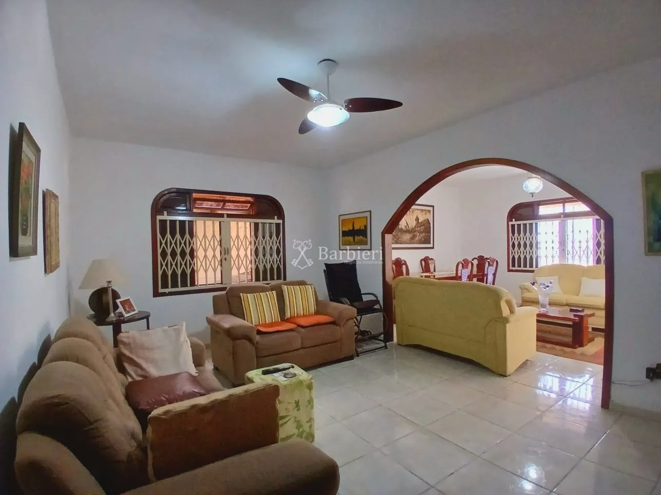 Casa comercial ou residencial, com 4 quartos, sendo 2 suítes, e 10 vagas de garagem, na Vila Nova em Blumenau — foto 2