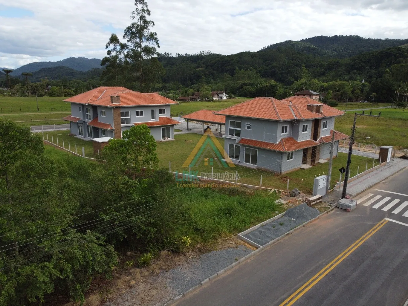 Casa em Condomínio no Residencial Morro Schmidt na Rota Enxaimel, com 117,44m Área Privativa. — foto 5