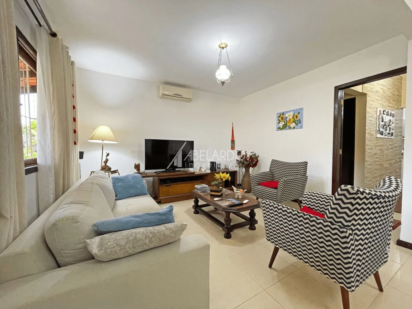 EXCELENTE CASA MOBILIADA COM TRÊS DORMITÓRIOS, SENDO DUAS SUÍTES, APTA PARA FINANCIAMENTO - BAIRRO ESCOLA AGRICOLA — foto 5