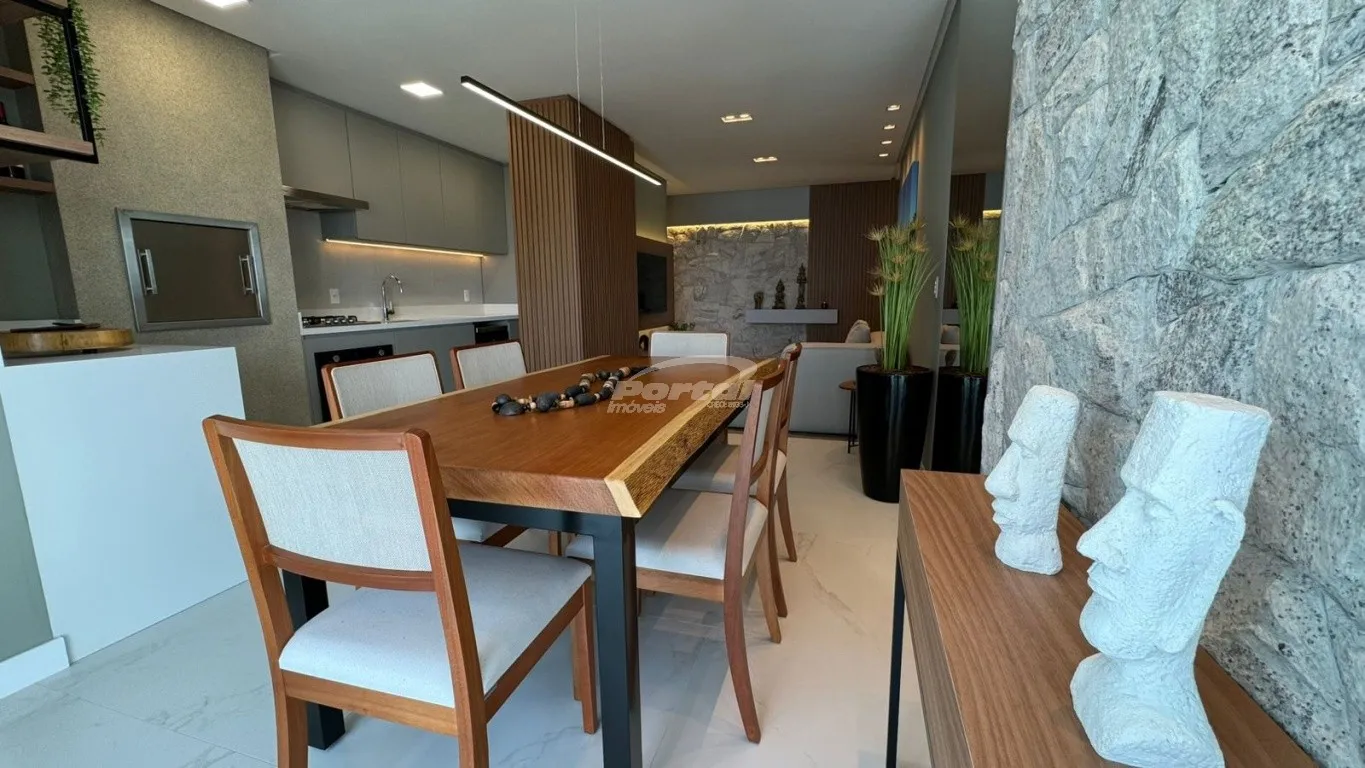 Apartamento em andar alto, finamente mobiliado e decorado no Itacolomi no Balneário Piçarras. — foto 4