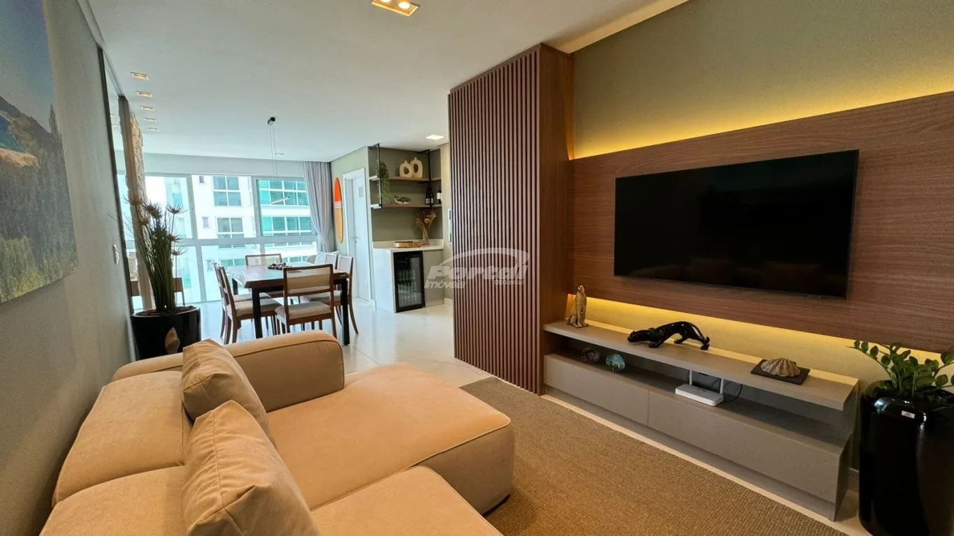 Apartamento em andar alto, finamente mobiliado e decorado no Itacolomi no Balneário Piçarras. — foto 5