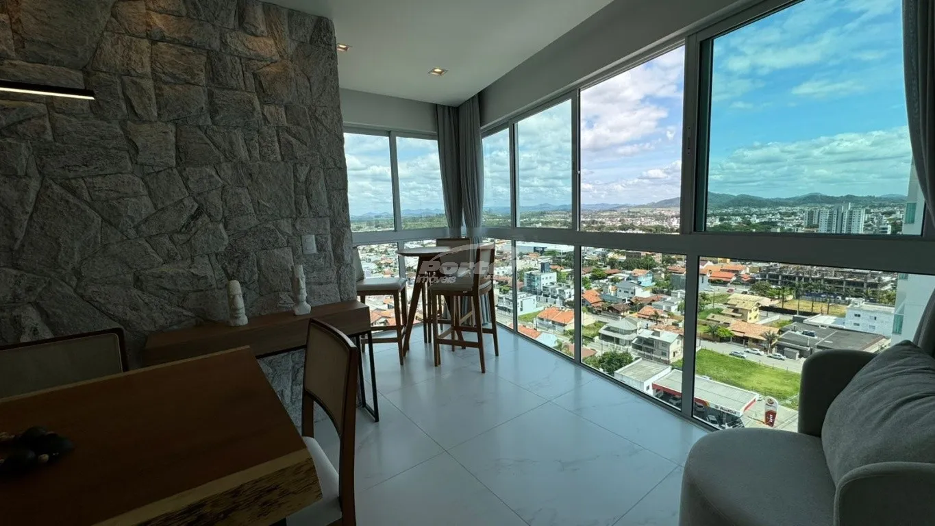 Apartamento em andar alto, finamente mobiliado e decorado no Itacolomi no Balneário Piçarras. — foto 7