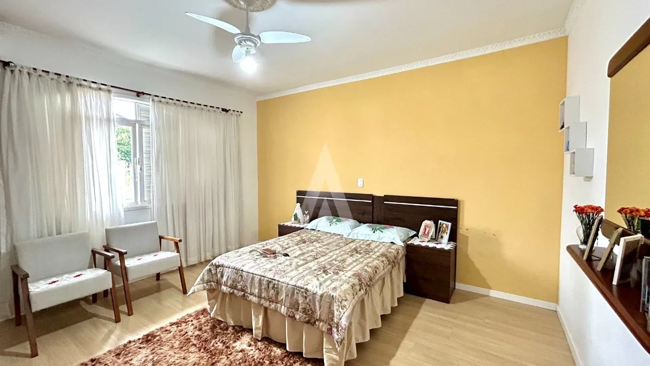 Sobrado com 2 suíte(s) mais 4 quarto(s) à venda no bairro Petrópolis em Joinville, por R$ 750.000.00. — foto 4