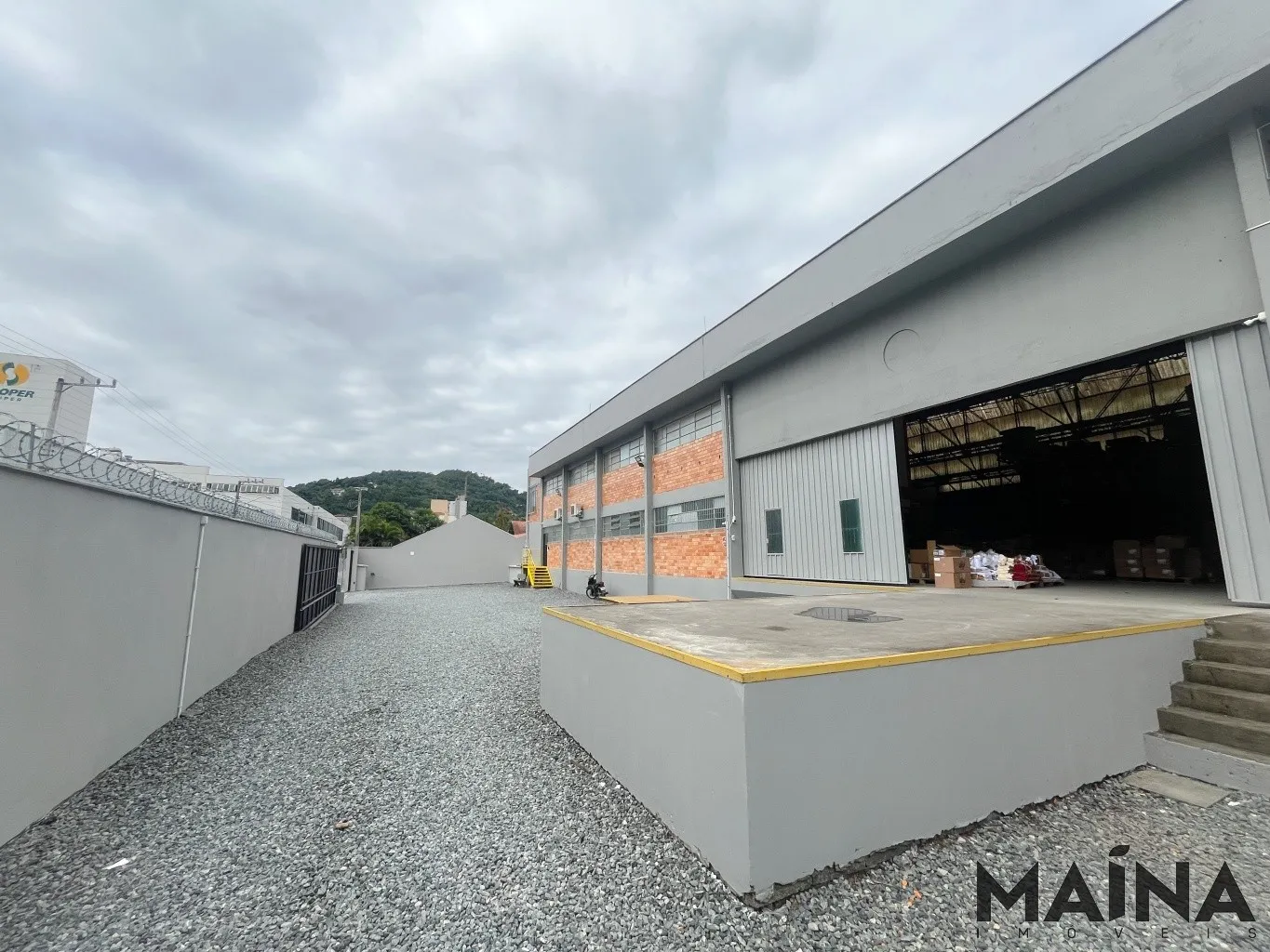 Excelente galpão de 2.165m de área construída em localização privilegiada no Garcia por R$6.360.000,00 - Blumenau/SC — foto 4