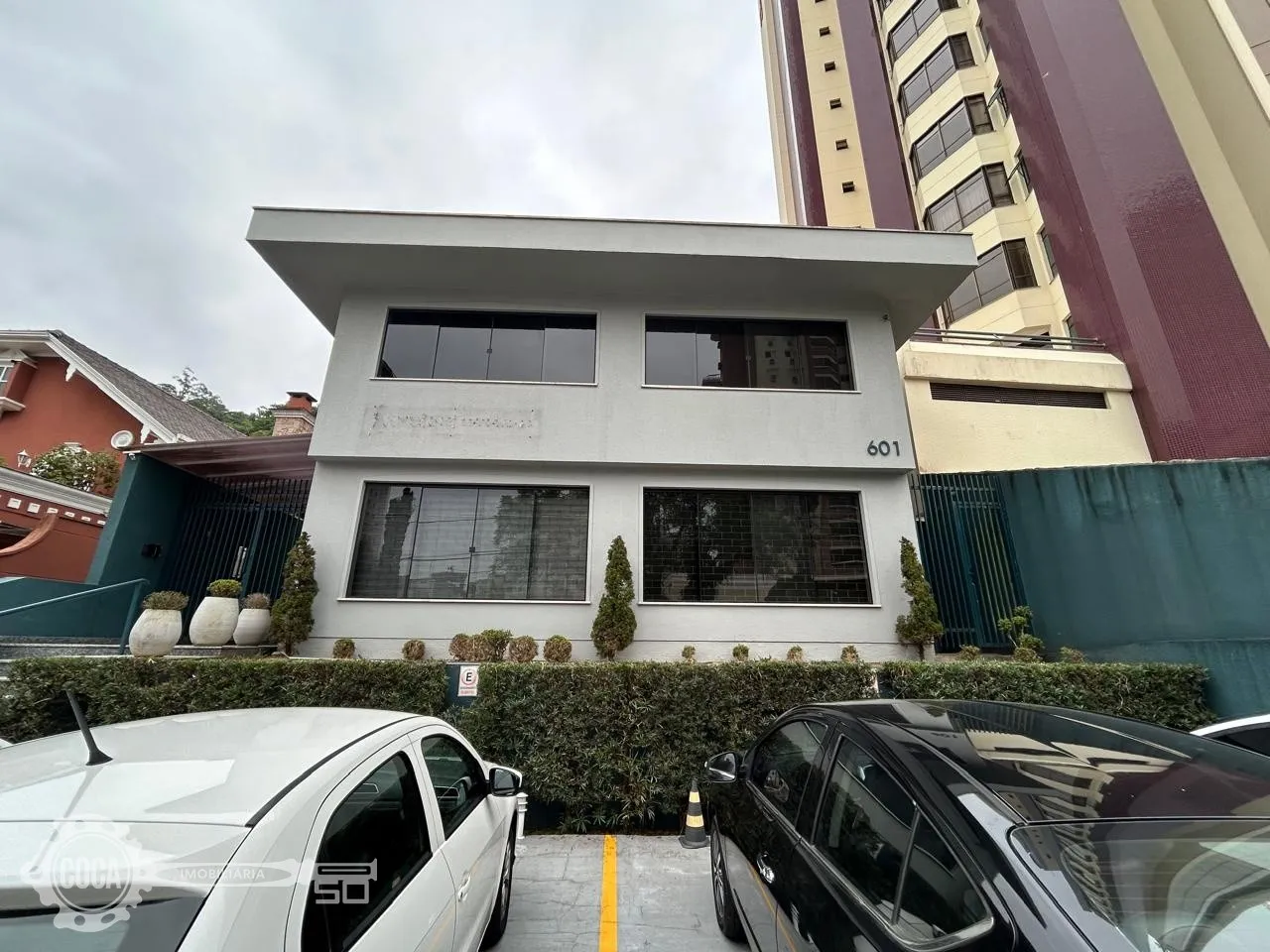 Excelente casa para venda ou locação comercial na Ponta Aguda. - foto 1