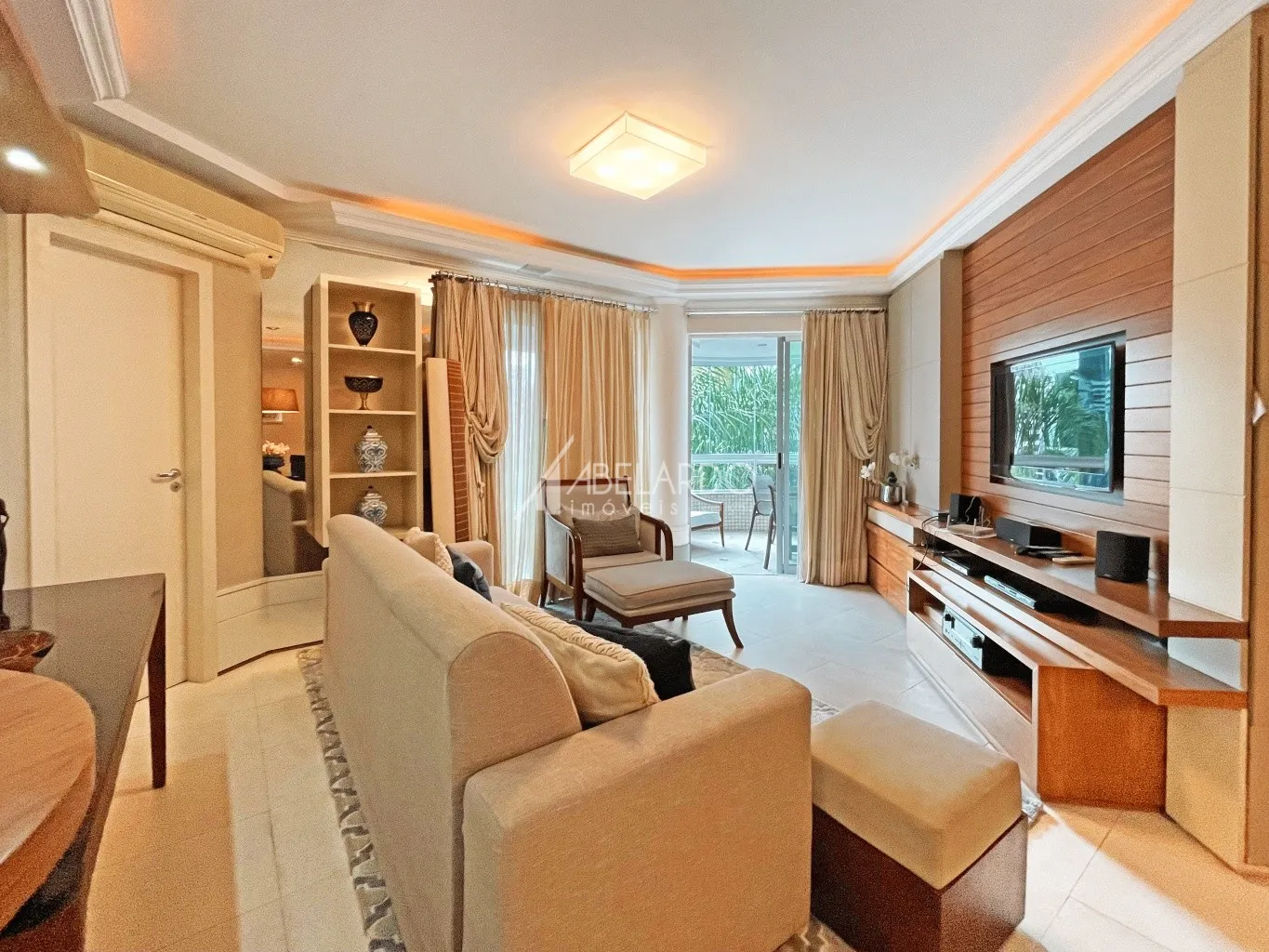 APARTAMENTO TOTALMENTE MOBILIADO EQUIPADO, COM TRÊS SUÍTES - BAIRRO JARDIM BLUMENAU — foto 2
