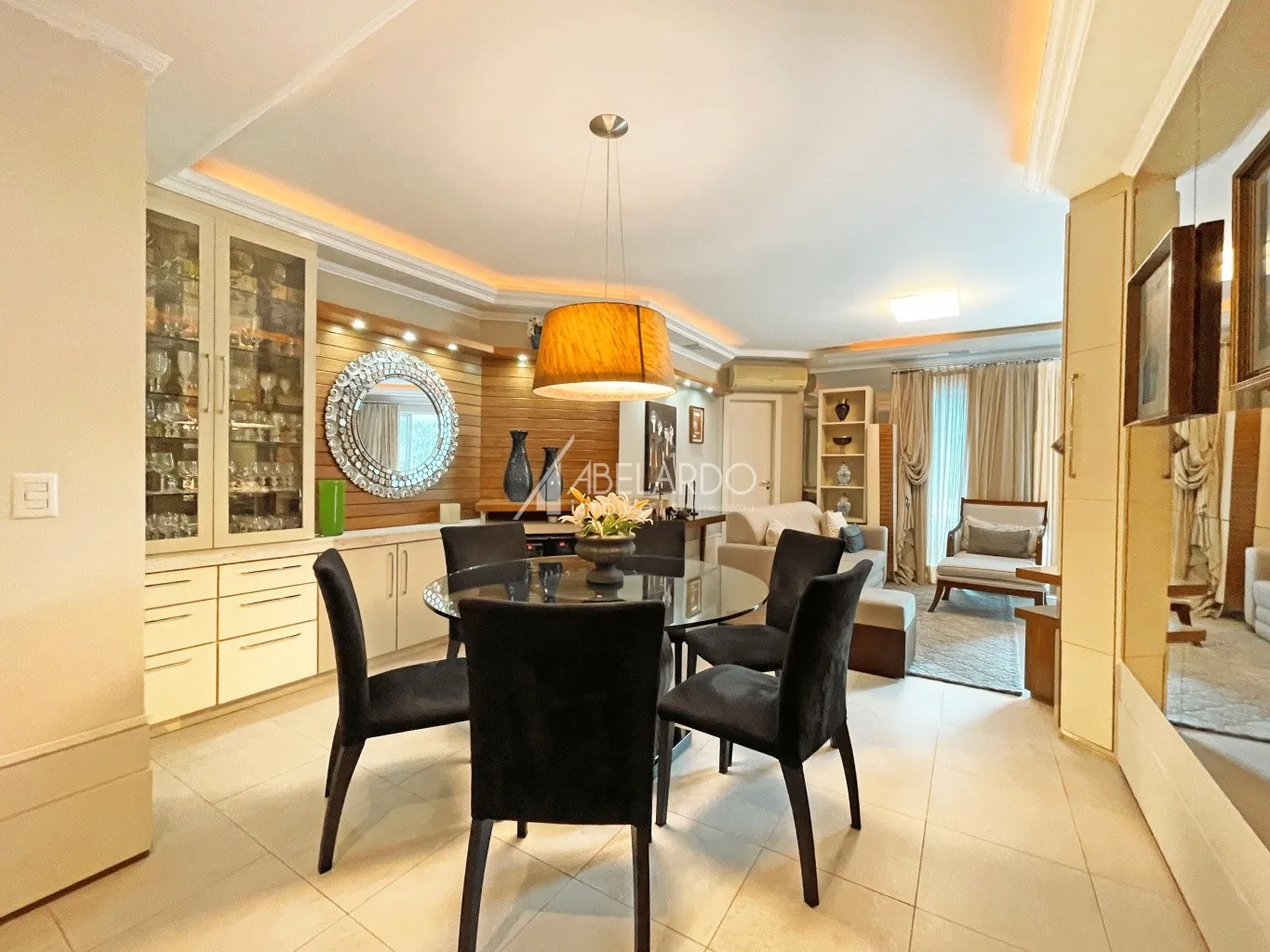 APARTAMENTO TOTALMENTE MOBILIADO EQUIPADO, COM TRÊS SUÍTES - BAIRRO JARDIM BLUMENAU — foto 3