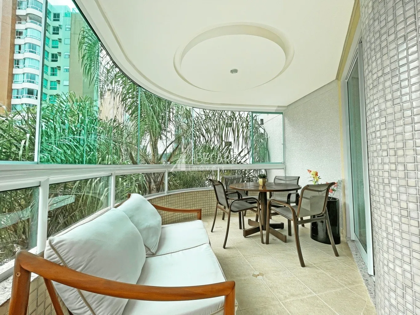 APARTAMENTO TOTALMENTE MOBILIADO EQUIPADO, COM TRÊS SUÍTES - BAIRRO JARDIM BLUMENAU — foto 6