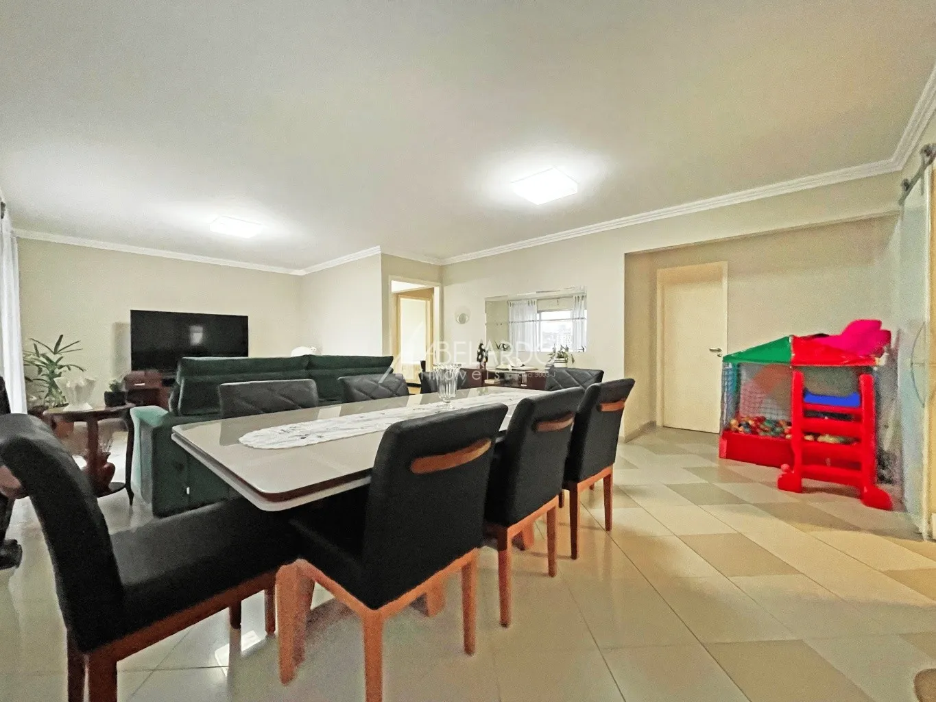APARTAMENTO ÂMPLO, SEMIMOBILIADO, COM TRÊS DORMITÓRIOS - BAIRRO VELHA — foto 3