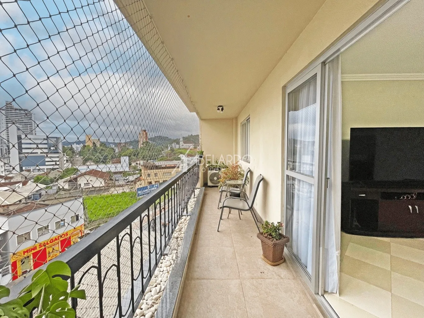 APARTAMENTO ÂMPLO, SEMIMOBILIADO, COM TRÊS DORMITÓRIOS - BAIRRO VELHA — foto 5