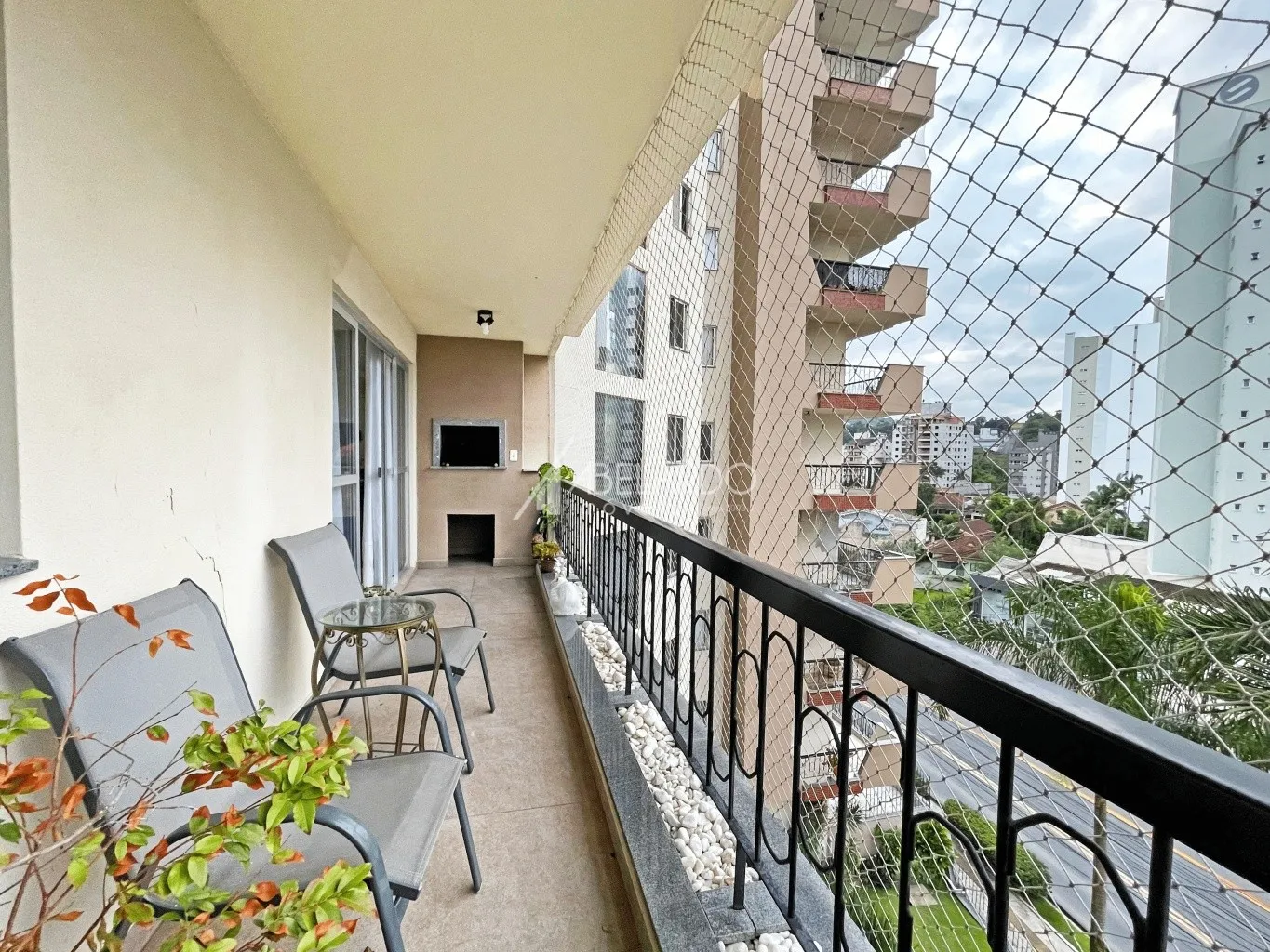 APARTAMENTO ÂMPLO, SEMIMOBILIADO, COM TRÊS DORMITÓRIOS - BAIRRO VELHA — foto 6