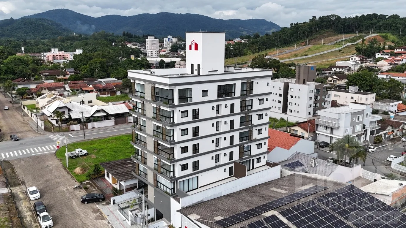 Apartamento novo com 1 suíte e 2 dormitórios no bairro Dos Estados - foto 1