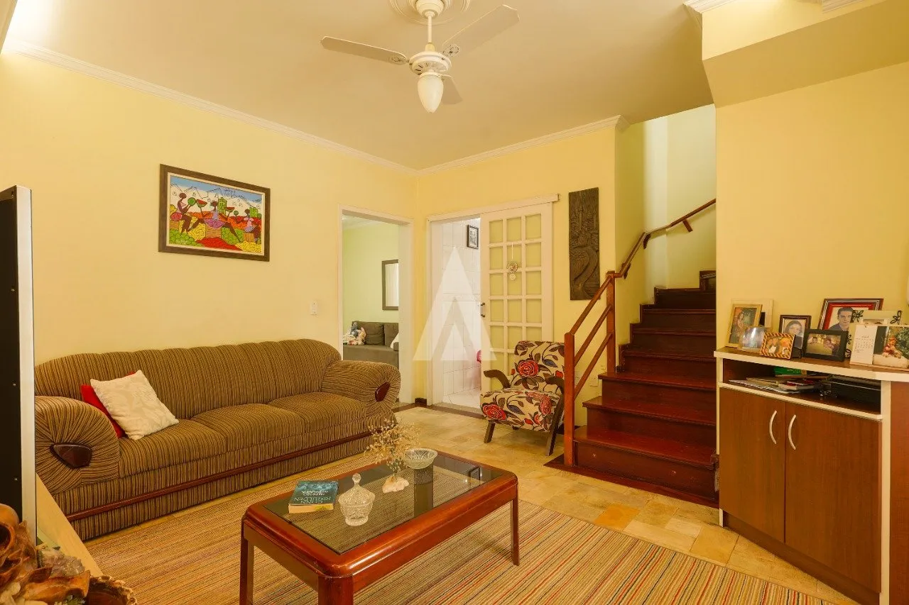 Casa com 1 suíte(s) mais 2 quarto(s) à venda no bairro Santo Antônio em Joinville, por R$ 1.600.000.00. — foto 6