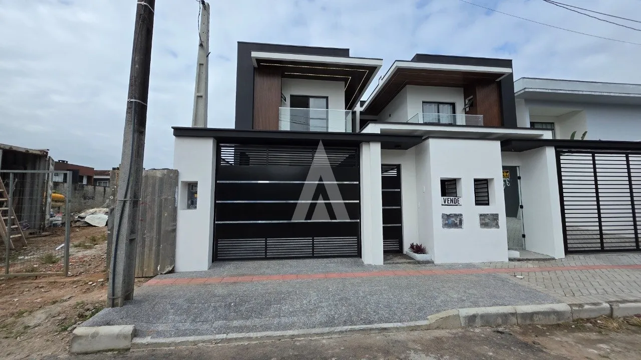 Sobrado Geminado com 3 suíte(s) à venda no bairro Jardim Sofia em Joinville, por R$ 1.100.000.00. — foto 2