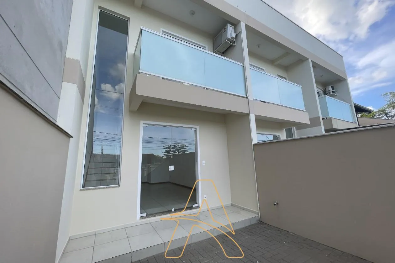 Sobrado com 2 Dormitórios e Sacada no Bairro Itoupavazinha — foto 3