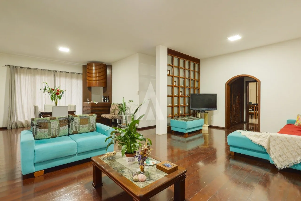 Casa com 1 suíte(s) mais 2 quarto(s) à venda no bairro América em Joinville, por R$ 1.240.000.00. — foto 2