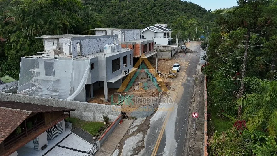 Casa de Alto Padrão no Centro da Cidade de Pomerode com 240,44m de Área Construída — foto 2