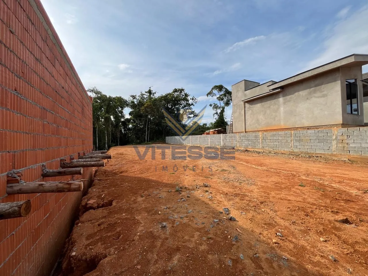Amplo terreno com 12,00 metros de frente — foto 2