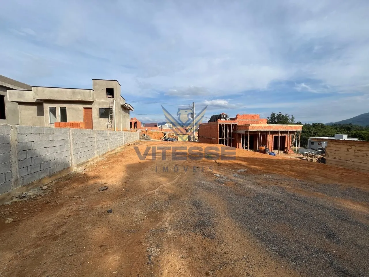 Amplo terreno com 12,00 metros de frente — foto 4