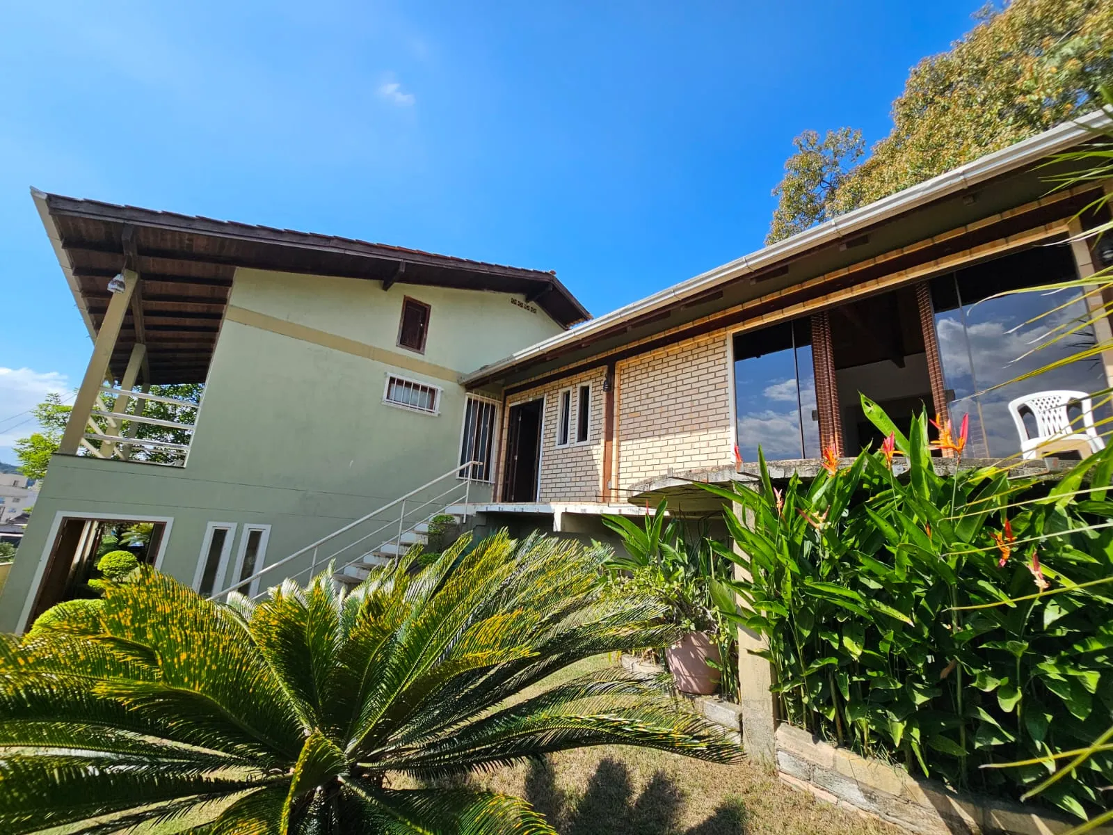 CASA NO BAIRRO SANTA TEREZINHA COM 3 QUARTOS, SENDO 1 SUÍTE COM CLOSET - foto 1