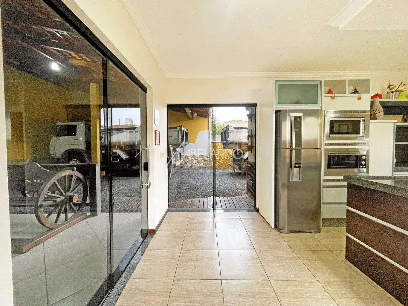 CASA TÉRREA COM TRÊS DORMITÓRIOS - BAIRRO PASSO MANSO - foto 1