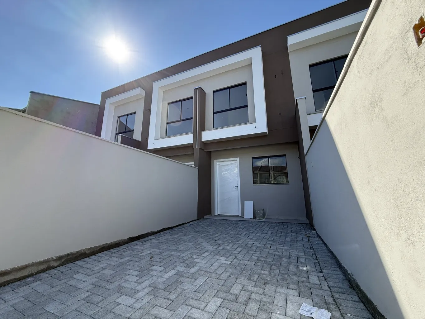 Excelente sobrado, com possibilidade de ampliação no porão, no bairro Fortaleza Alta - foto 1