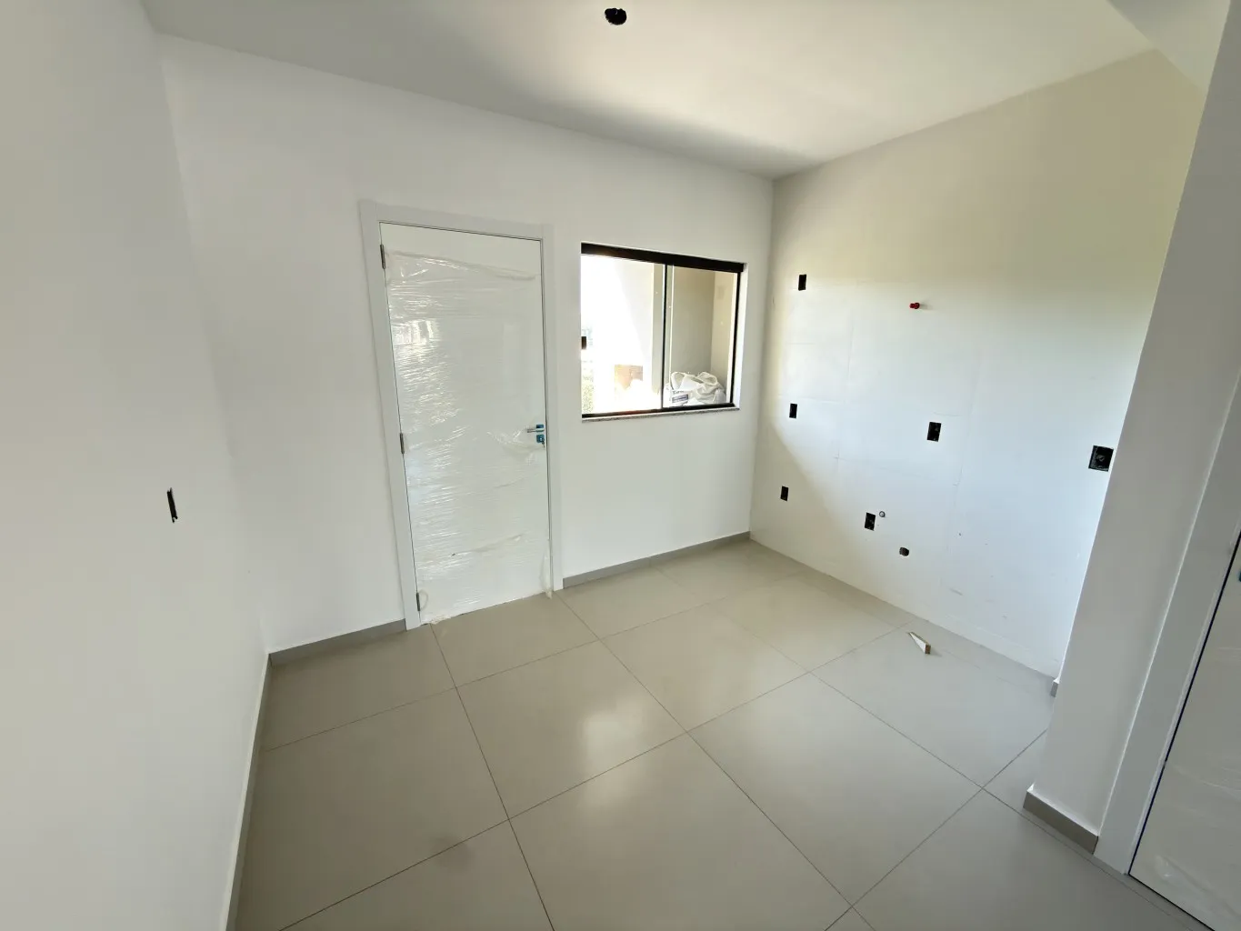 Excelente sobrado, com possibilidade de ampliação no porão, no bairro Fortaleza Alta — foto 3