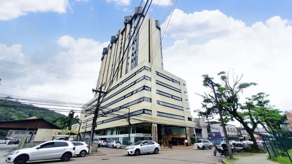 Sala comercial no bairro Centro com 1 sala e 1 lavabo — foto 2