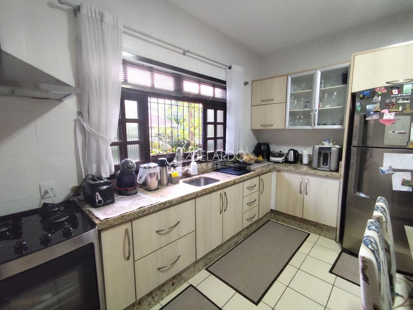 CASA TERREA, SEMIMOBILIADA, COM QUATRO DORMITÓRIOS - BAIRRO VELHA — foto 7