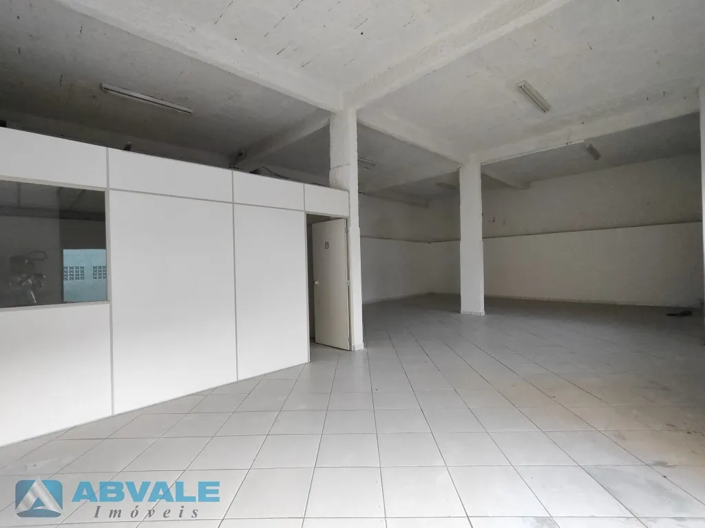 Aproximadamente 130m, esse depósito para locação na Rua Frei Estanislau Schaette - Blumenau/SC — foto 2