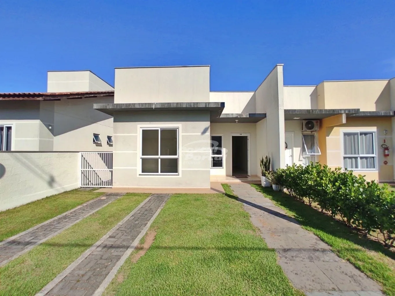 Casa em CONDOMINIO FECHADO, distância da praia 500mts da praia! - foto 1