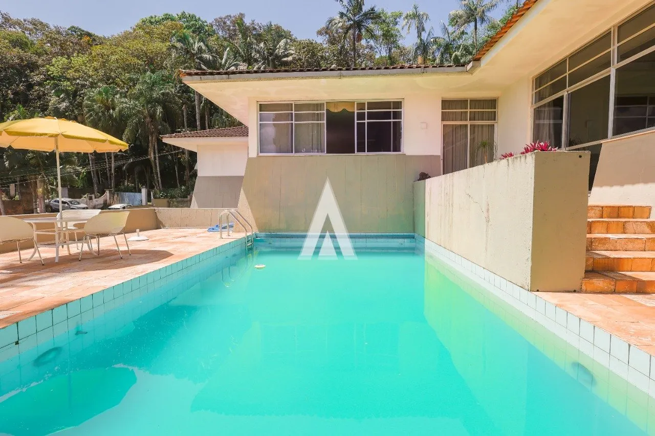 Casa com 2 suíte(s) mais 2 quarto(s) à venda no bairro Saguaçu em Joinville, de R$ 3.200.000,00 por R$ 2.200.000.00. — foto 3