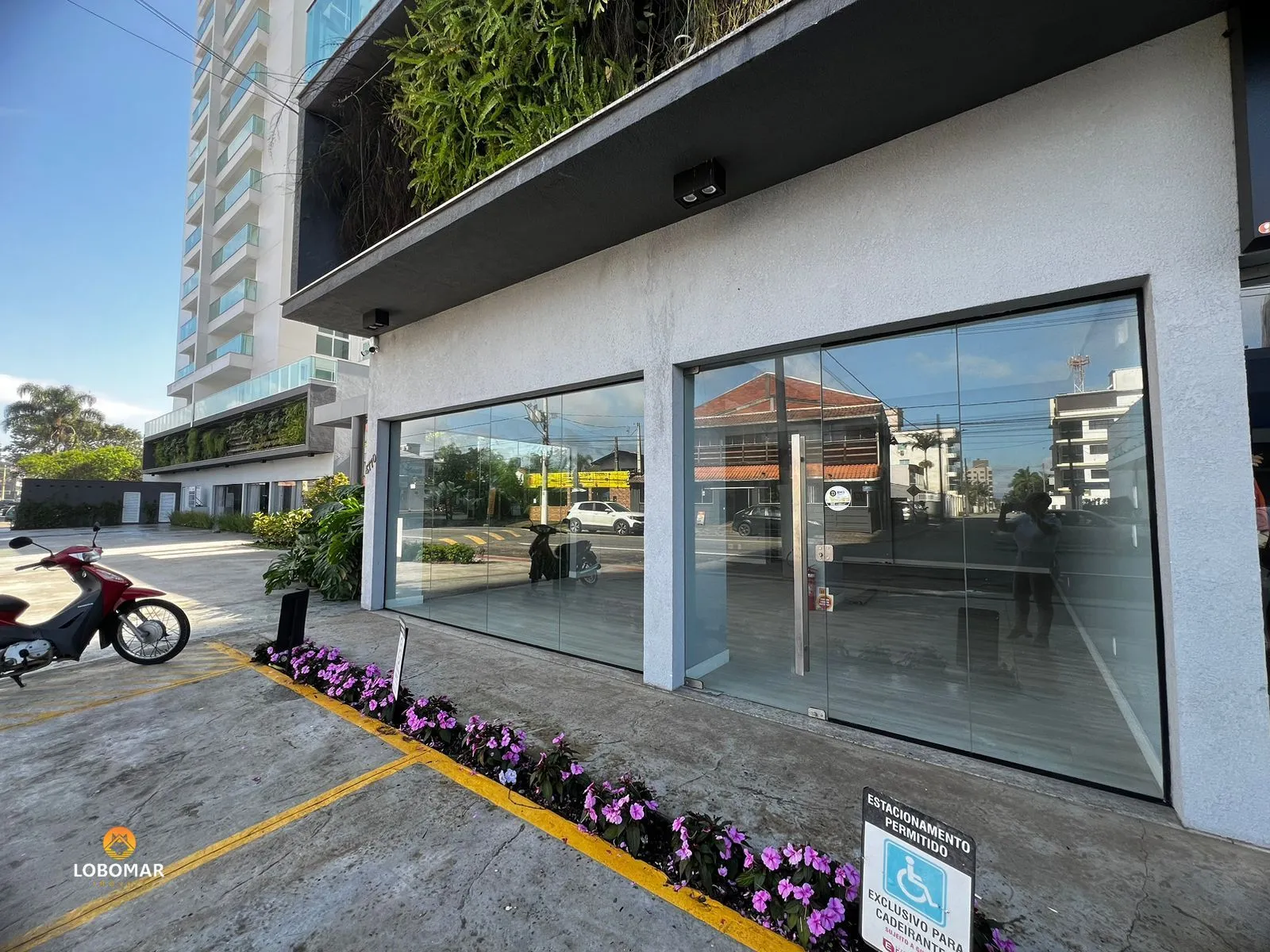 Sala Comercial com 70 m AV. Nereu Ramos em Balneário Piçarras - SC R$ 1.850,000 - foto 1