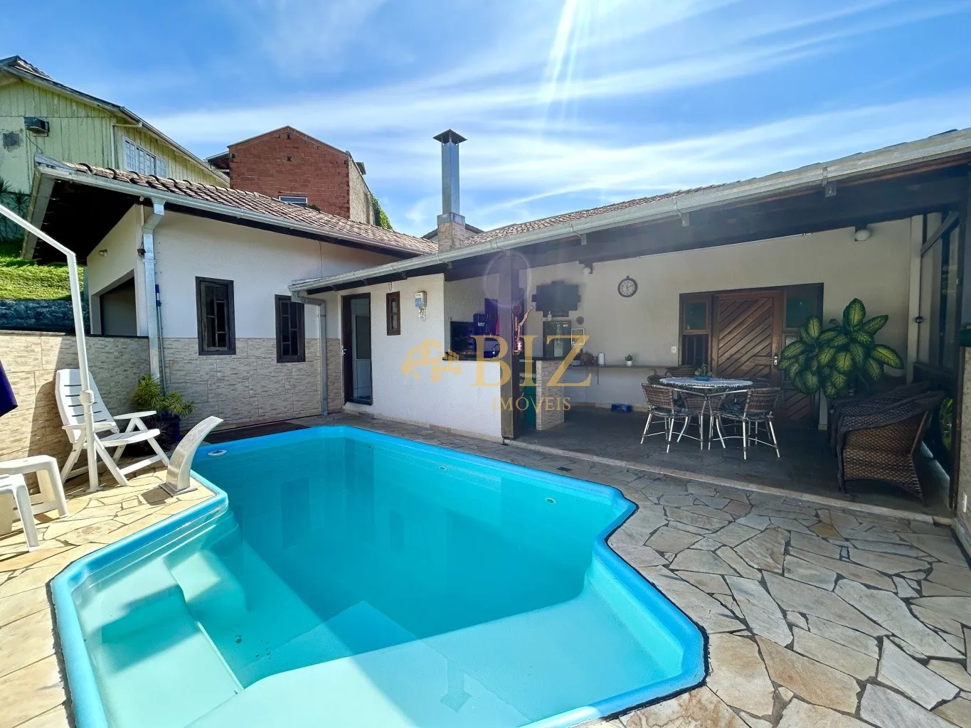 Casa à venda com 3 quartos e 2 suítes, 4 vagas, 656m² no Boa Vista, Blumenau - foto 1