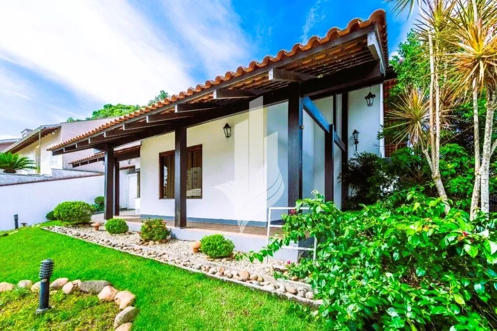 Linda casa em ótima localização no bairro da Velha - foto 1