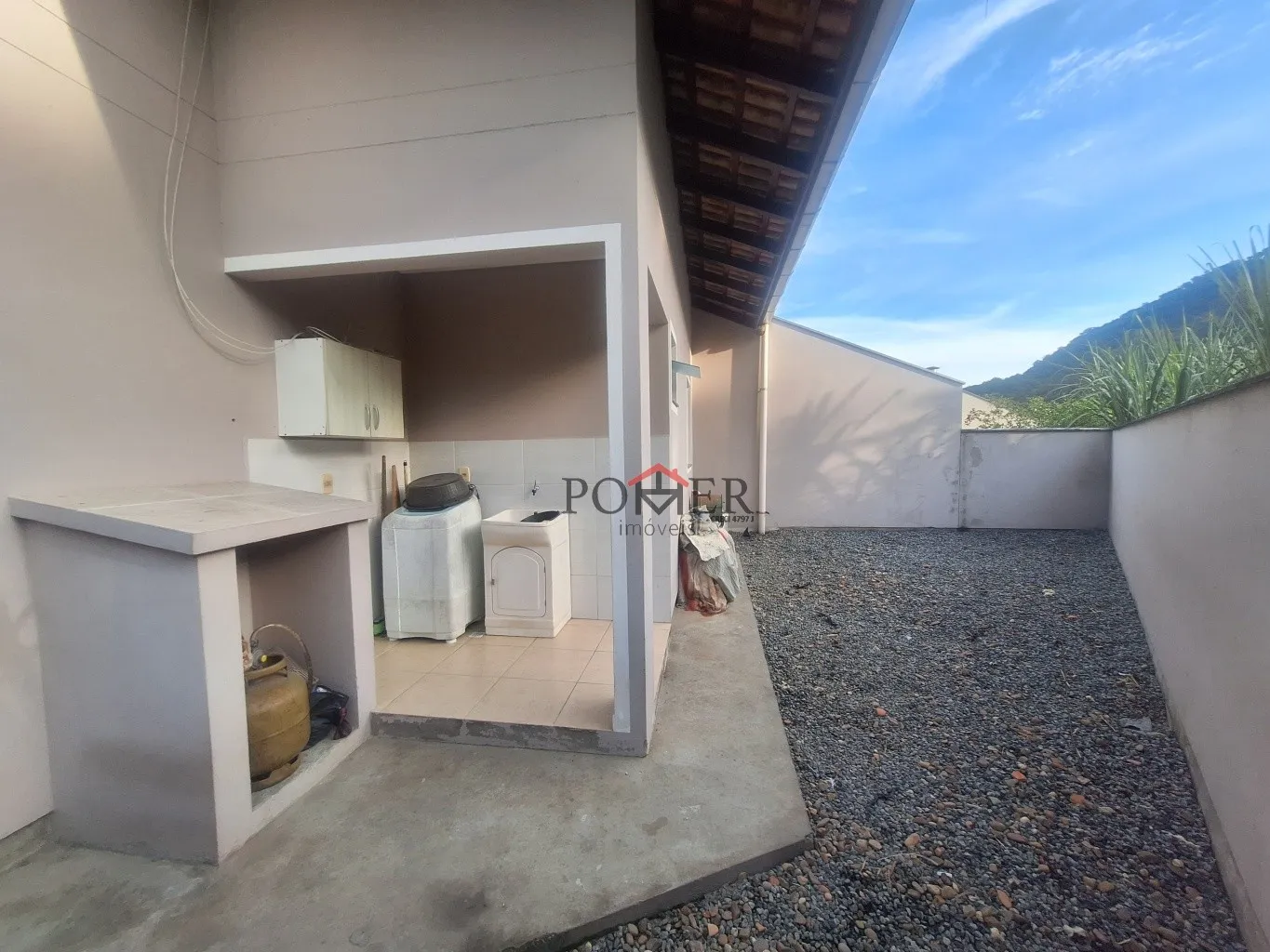 Oportunidade de casa mobiliada, pronta para morar, em Testo Rega na cidade de Pomerode com uma casa de 67,43m de construção num terreno com 135,55m. — foto 4