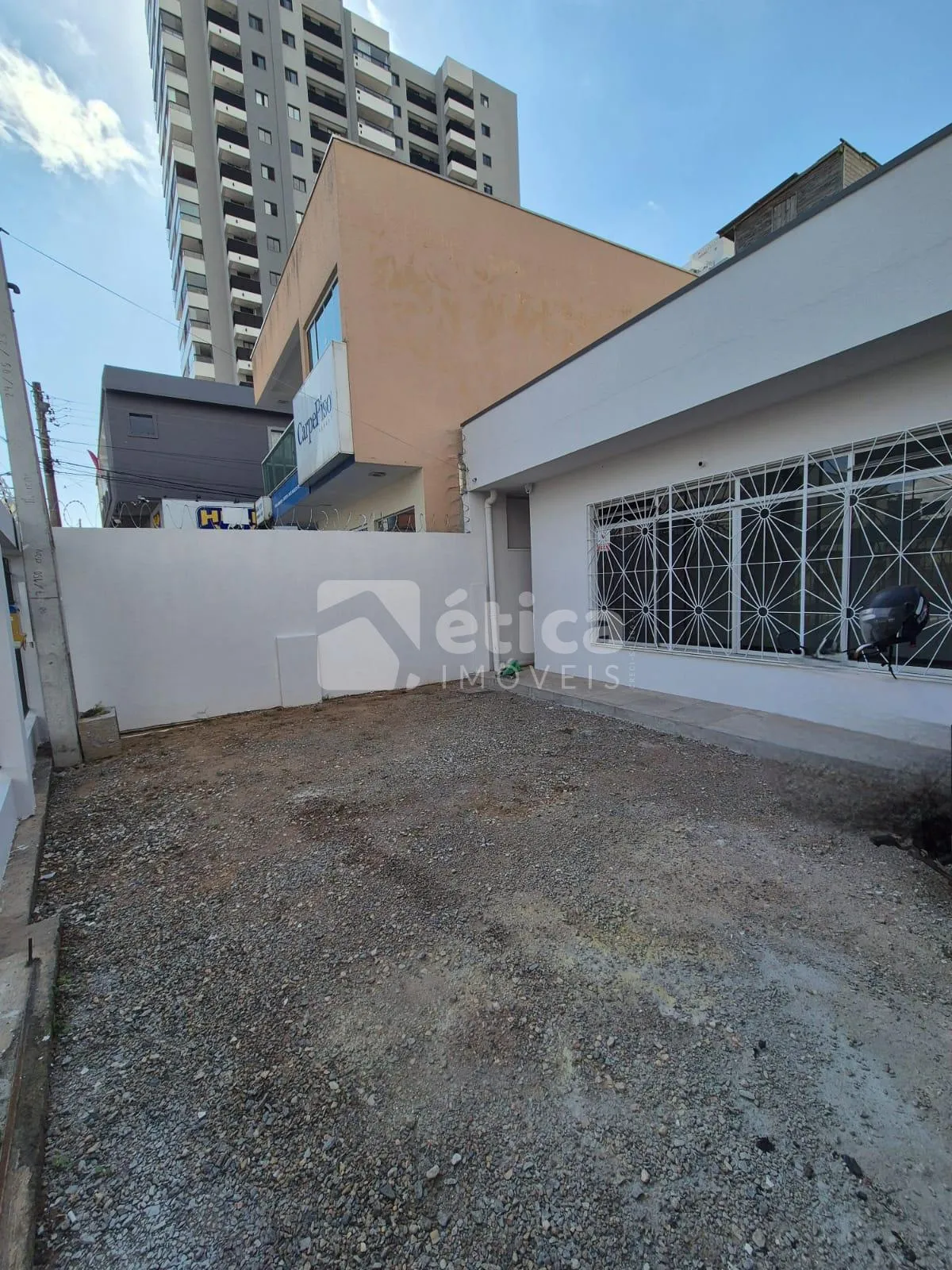 Casa Comercial no Centro de Itajaí. Espaço, Conforto e Localização - foto 1