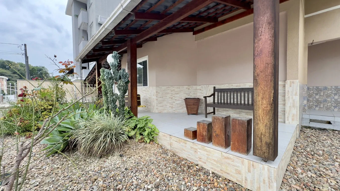 "EM DESOCUPAÇÃO" Casa térrea semimobiliado próximo a Humberto de Campos, espaçosa, aconchegante. — foto 2