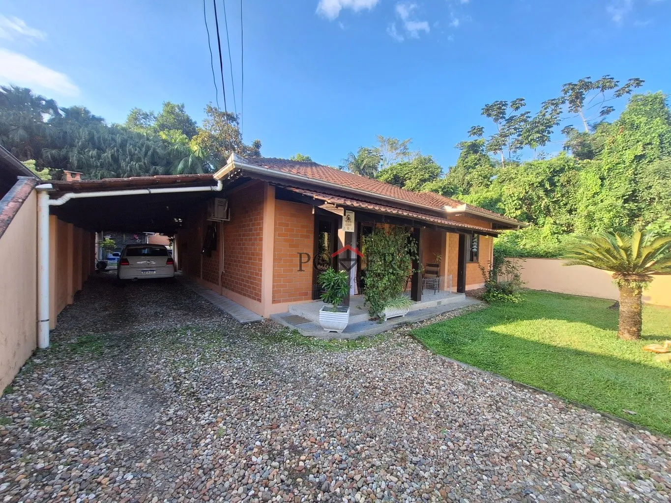 Aconchegante Casa no Bairro Testo Alto na cidade de Pomerode, com 253,70m de área construída com 3 dormitórios, em tranquila via asfaltada, sem saída. — foto 3