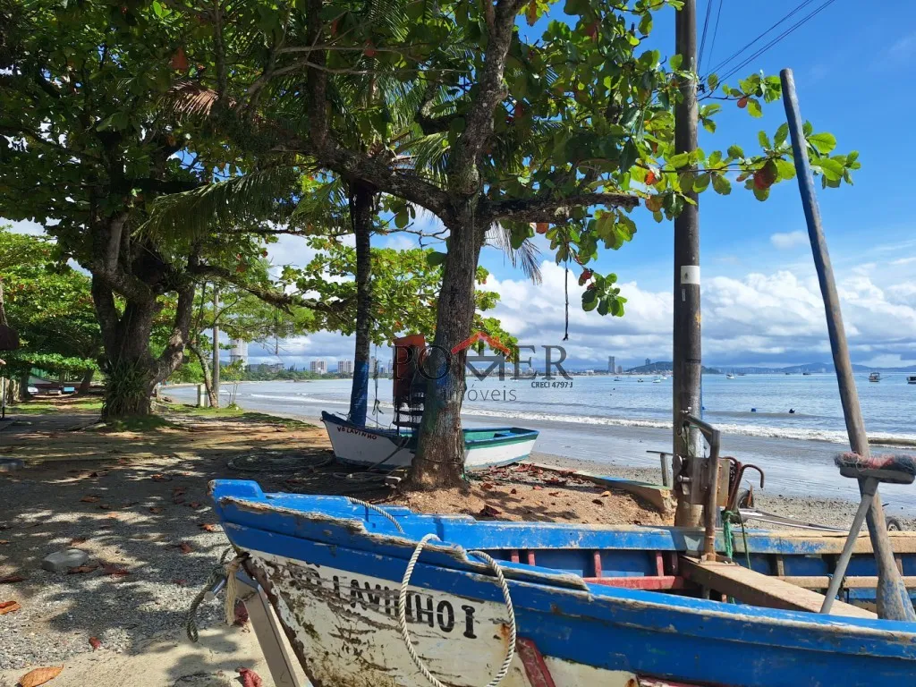 Exclusiva Cobertura no Edifício Corais - Frente Mar - na praia de Armação, em Penha, pertinho do Beto Carrero World, e muitas belezas naturais, como Ponta da Vigia e Praia do Trapiche. — foto 3