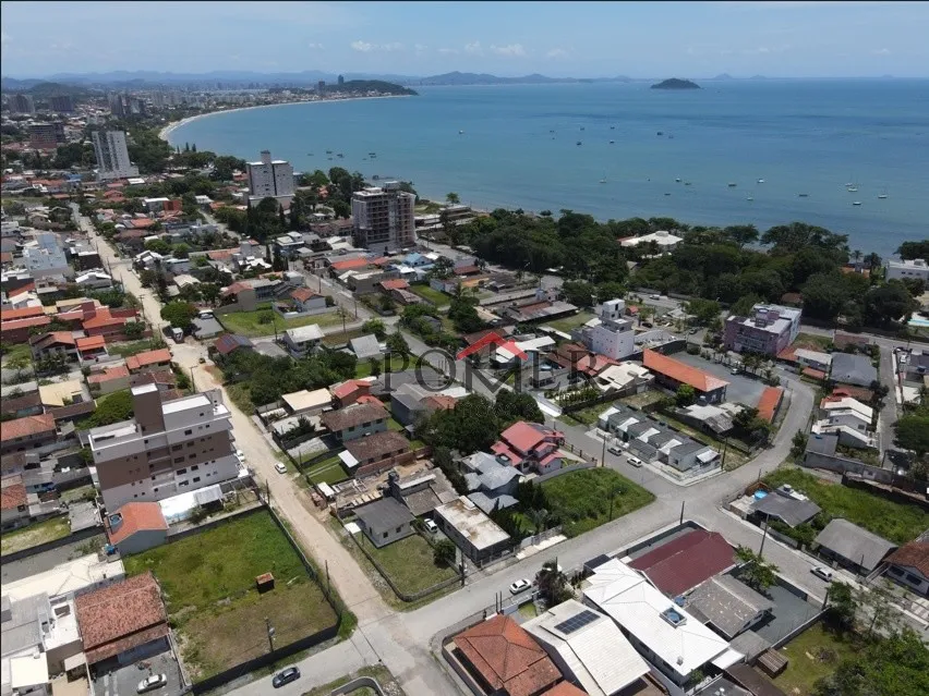 Exclusiva Cobertura no Edifício Corais - Frente Mar - na praia de Armação, em Penha, pertinho do Beto Carrero World, e muitas belezas naturais, como Ponta da Vigia e Praia do Trapiche. — foto 5