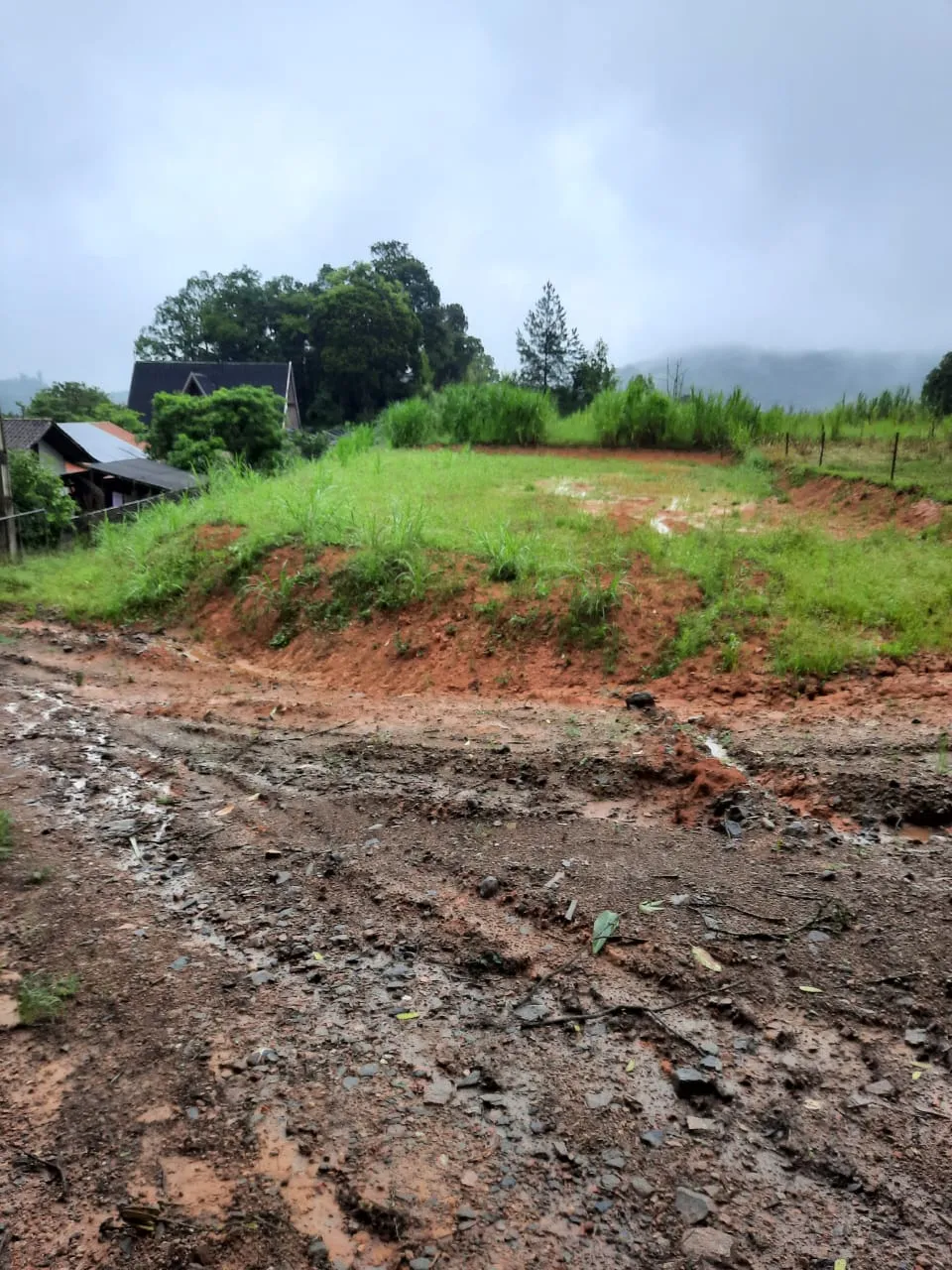 VENDO TERRENO — foto 4